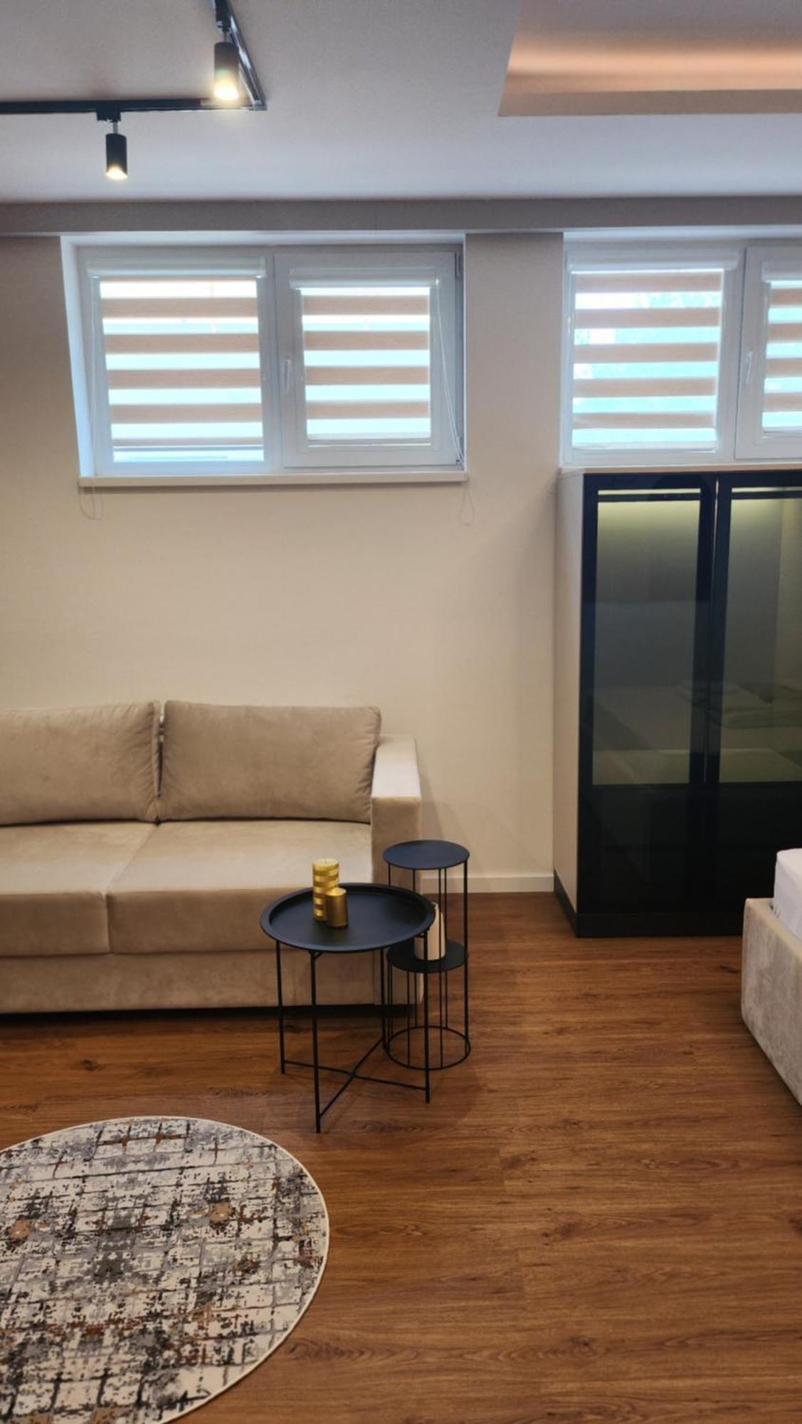 Apartment Dobrinja - Free Parking- Rent A Car