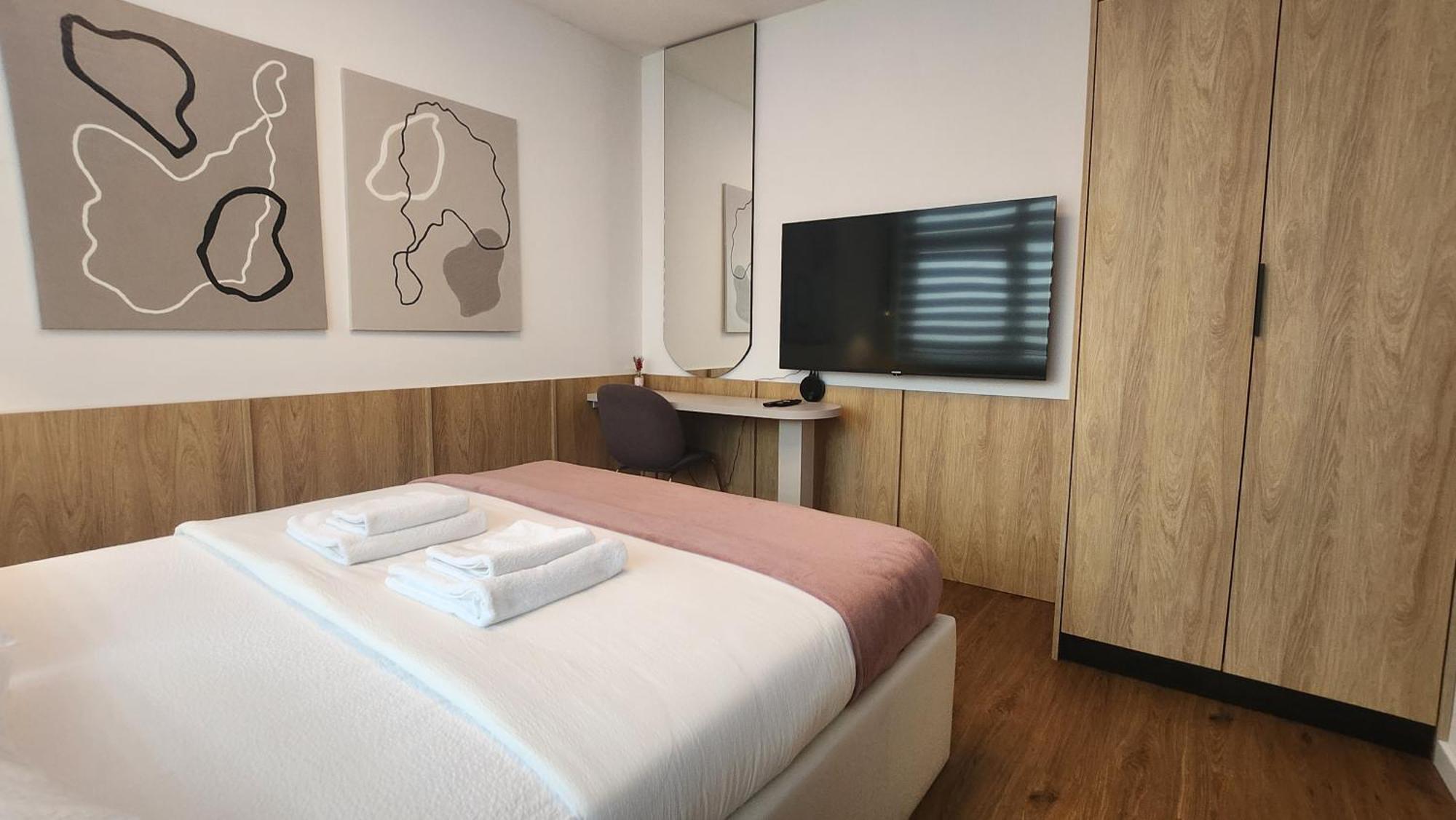 Apartment Dobrinja - Free Parking- Rent A Car